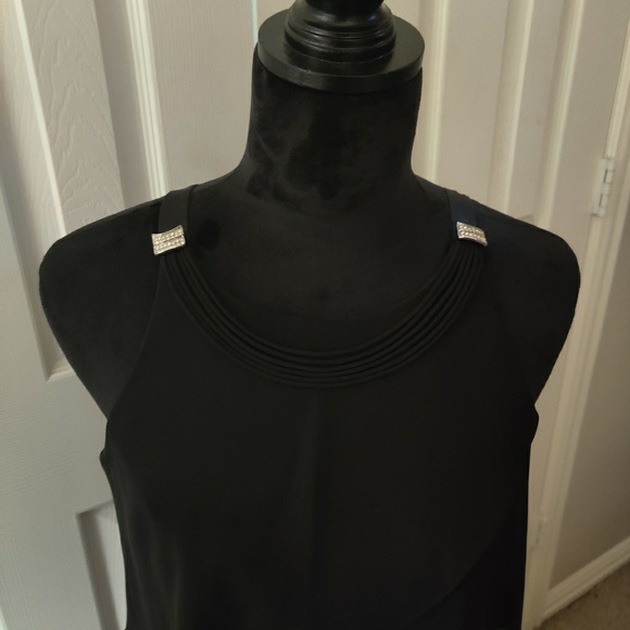 Multi-Layered Dress - Picture 3 of 3